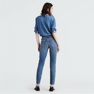 Levis 501 high waisted button fly jeans 23x29- like new!